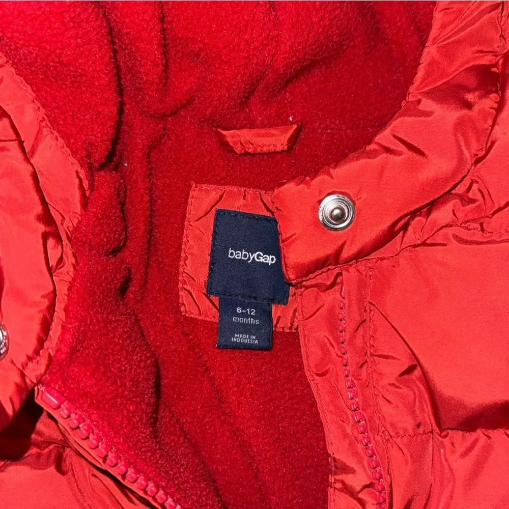 GAP bright red